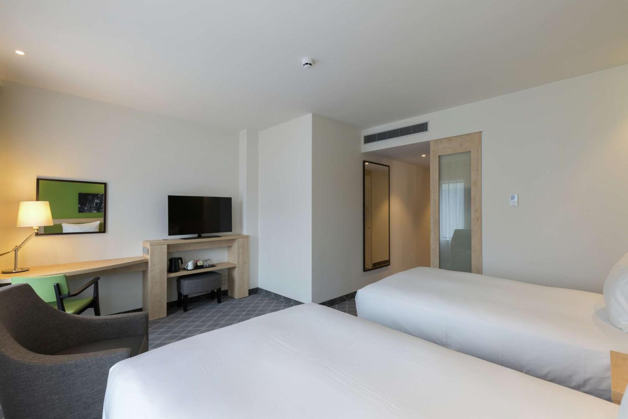 Hampton By Hilton Station 3*