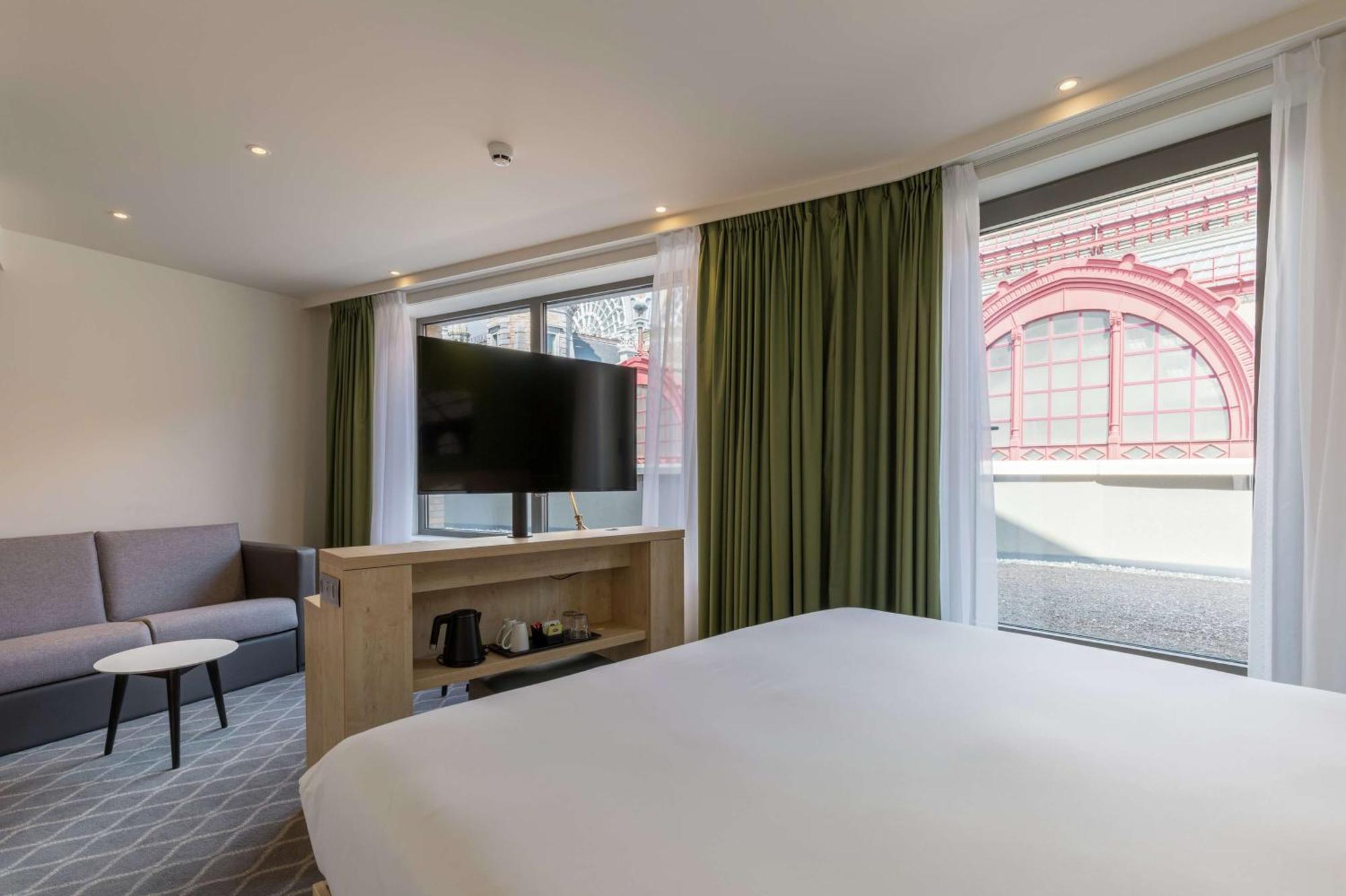 Hotel Hampton By Hilton Station 3*