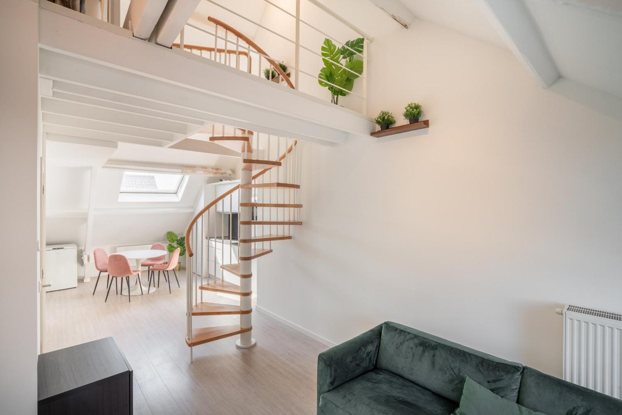The Fashion Street Apartment *