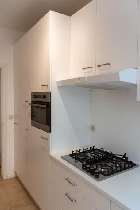 The View - Spacious 2 Bdr Appt In With View Apartment *