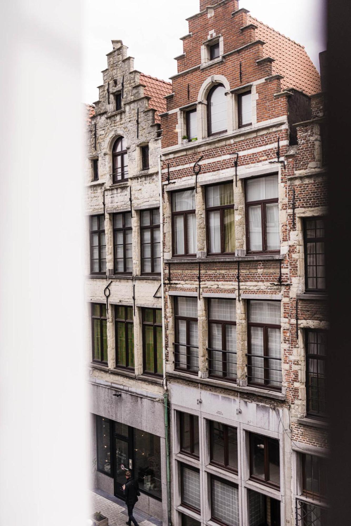Modern In The Old Center Apartment