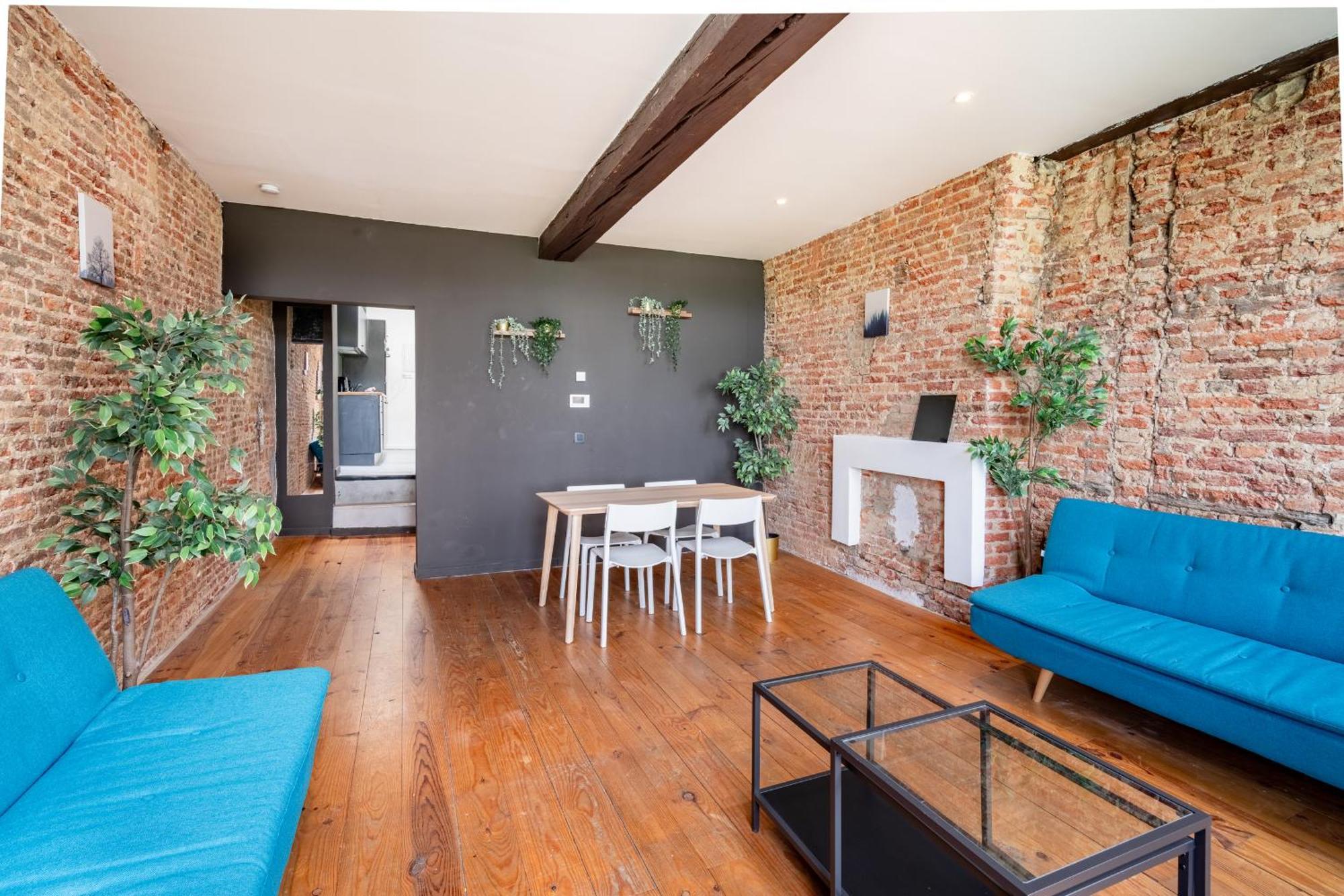 Apartment Charming Two-bedroom River Side
