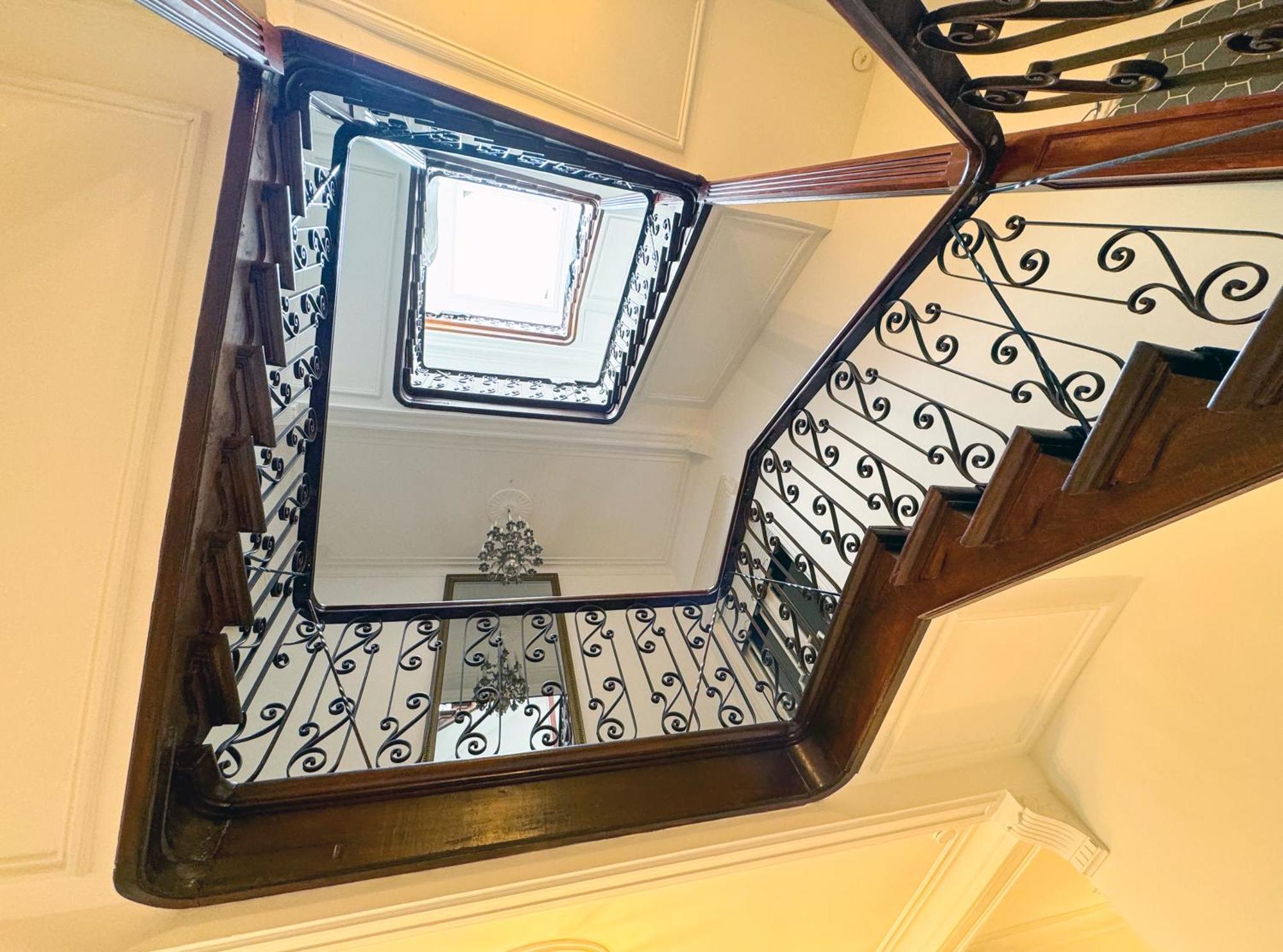 Your In A Bibliophile Mansion Homestay
