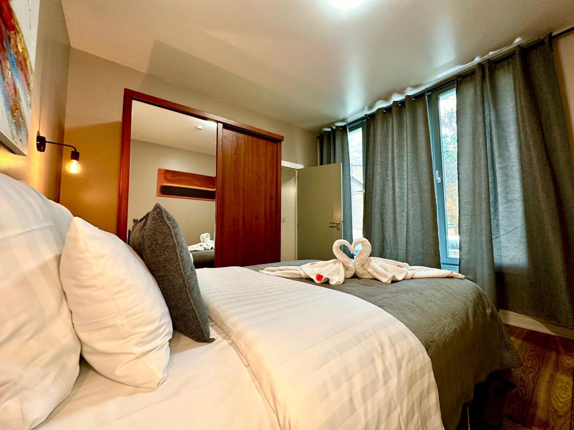 Luxury Castel By Rikas Appartement Antwerpen