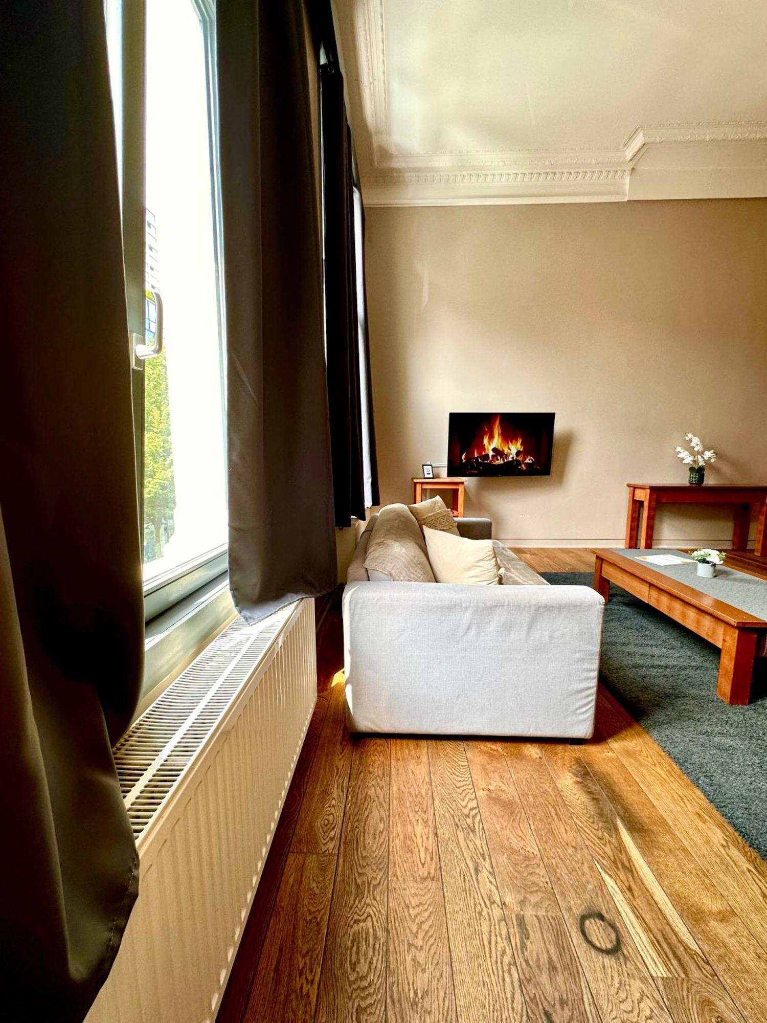Luxury Castel By Rikas Appartement *