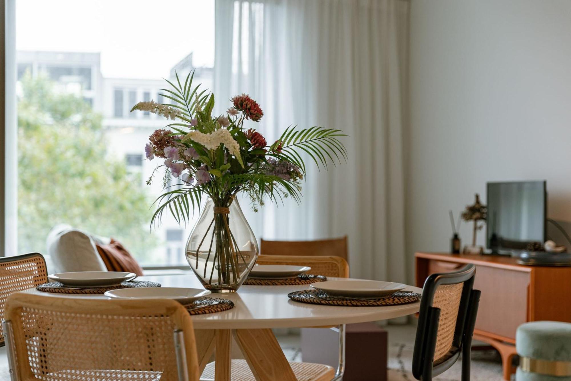Huswell - Charming With Terrace In Apartment