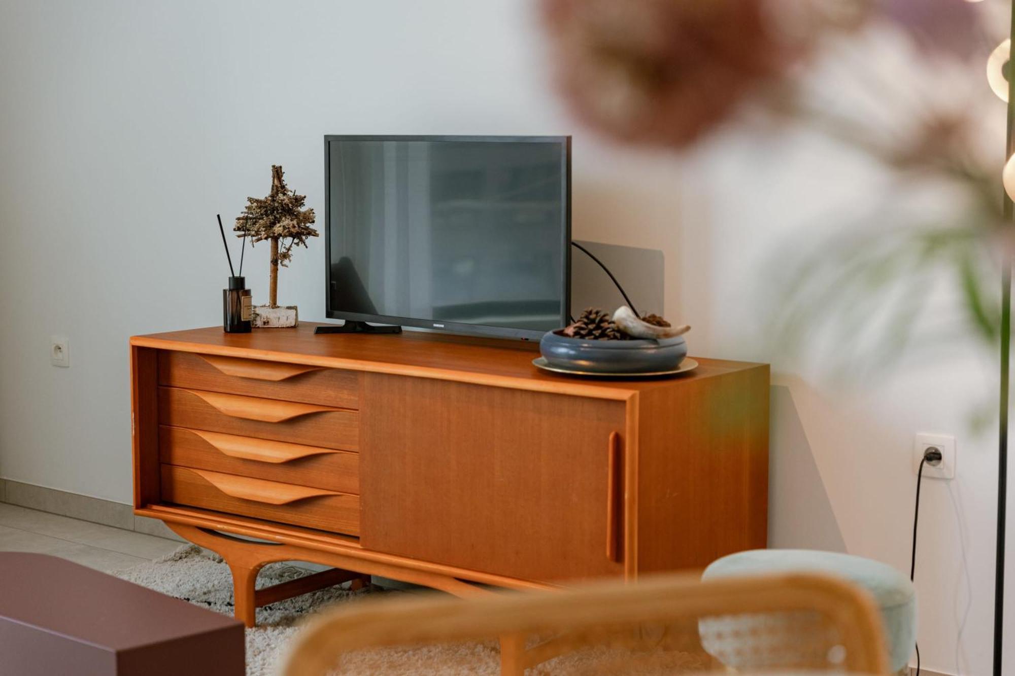 Huswell - Charming With Terrace In Apartment Antwerp
