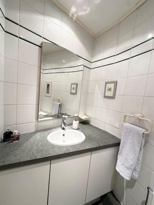Cosy & Spacious Apartment *