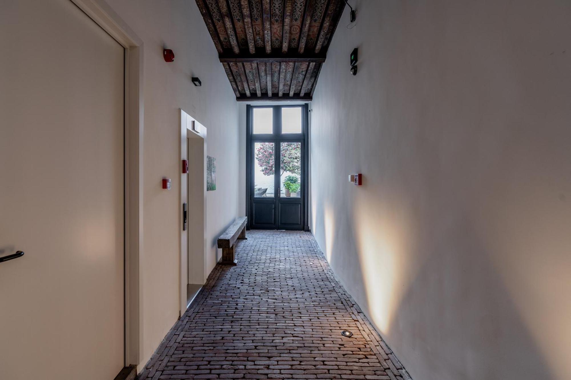 Btfl Living Apartment