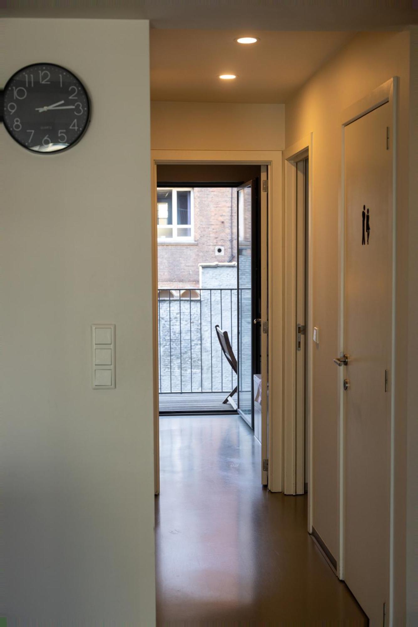 London 993 202 Apartment