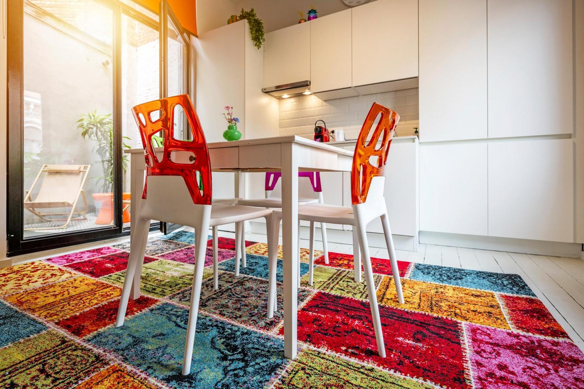 Hot Spot In Trendy Area - 2p Duplex *