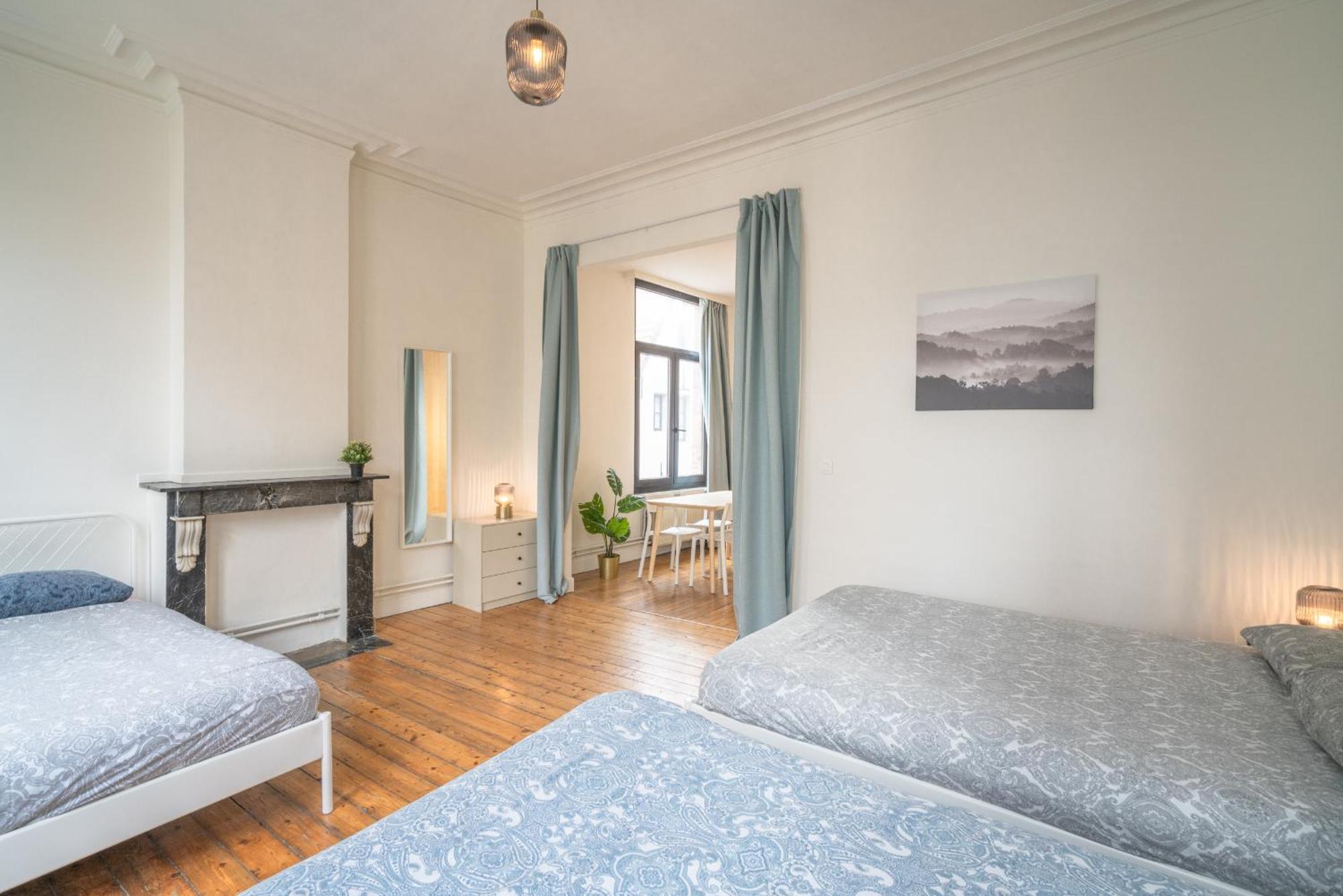 Large Authentic Appartement Antwerpen