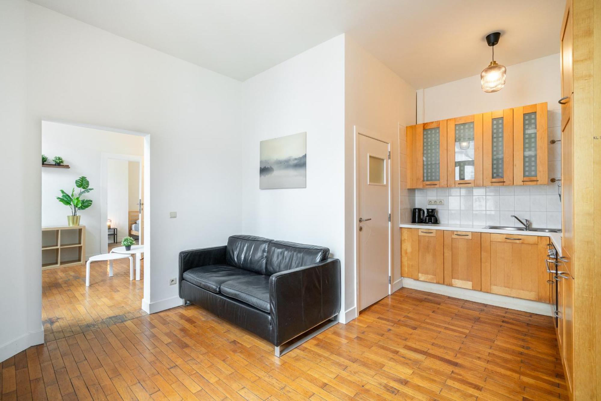 Large Authentic Appartement