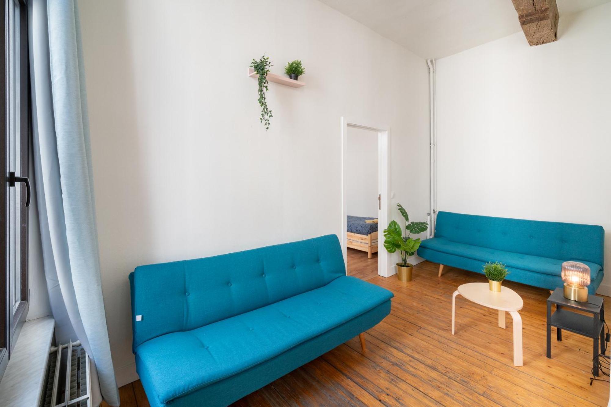 Large Authentic Appartement