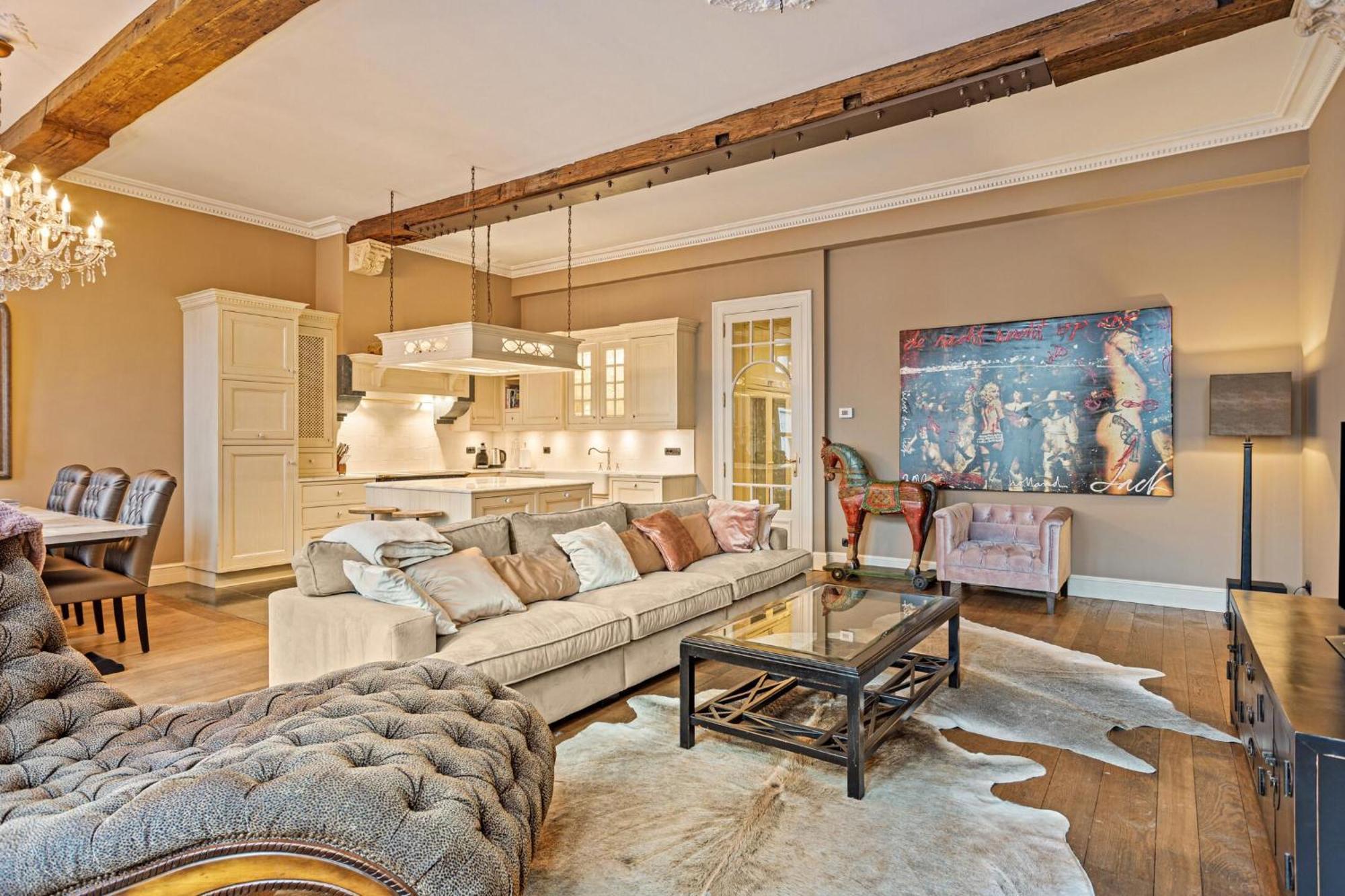 Spacious Near Grote Markt Apartment