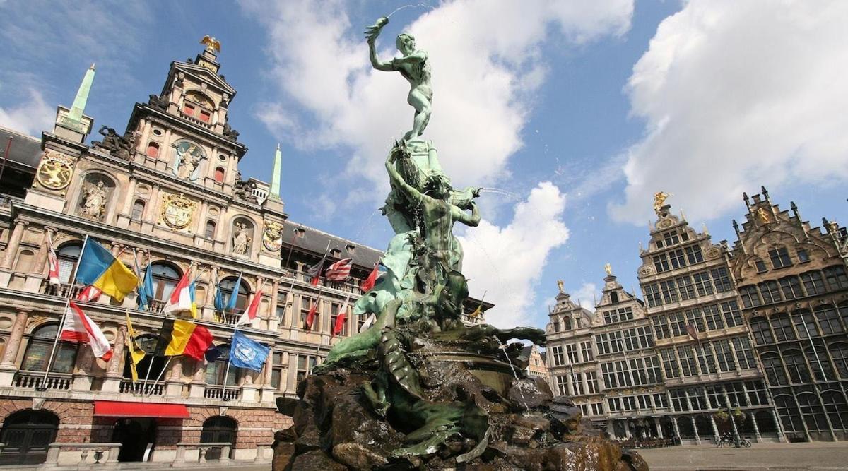 Charming 18th Century Gem In The Heart Of Old Town Apartment Antwerp