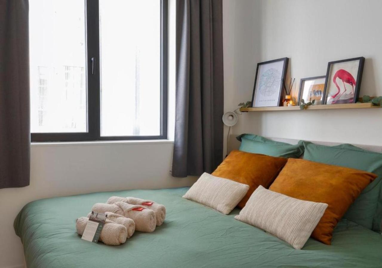 2br Near Meir