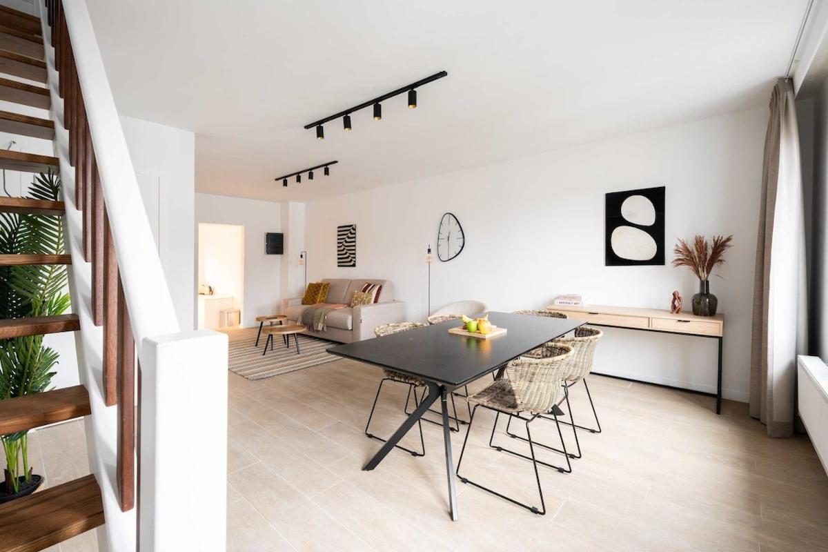 Inviting 5-person Duplex In Vibrant Antwerpen