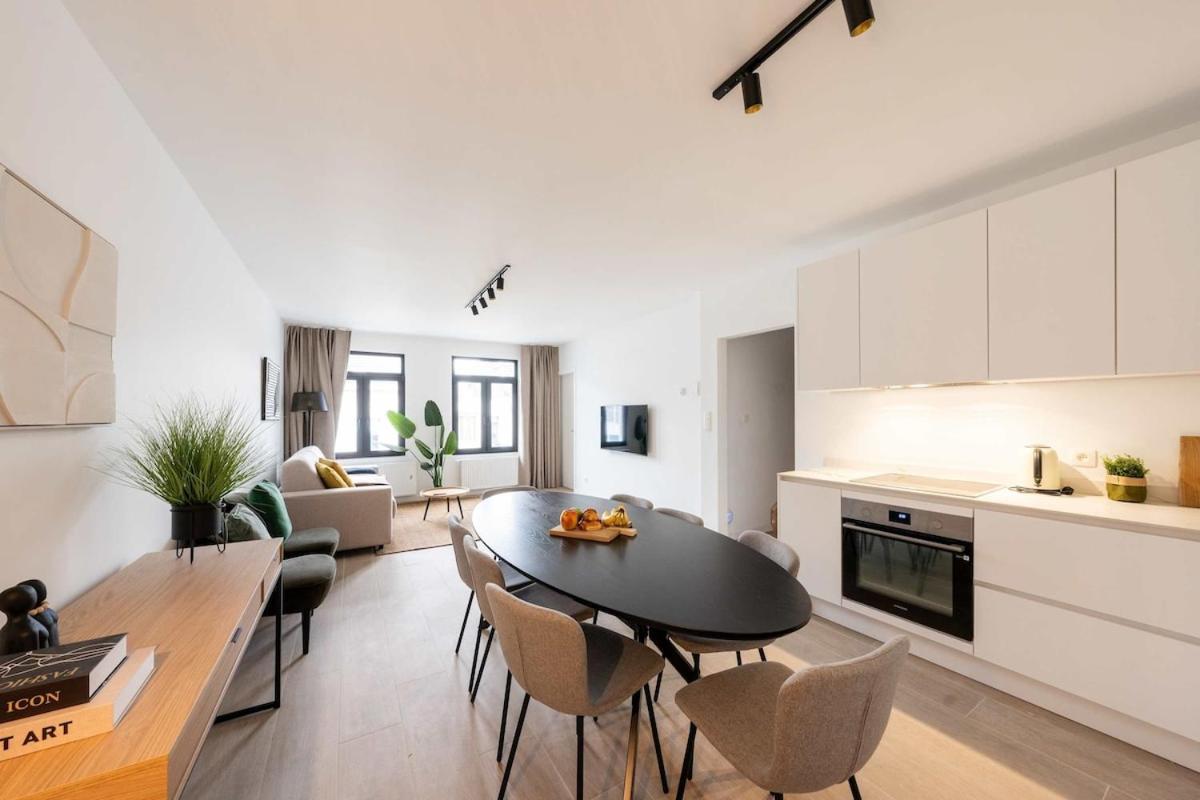 Stylish Duplex For 8 In Apartment