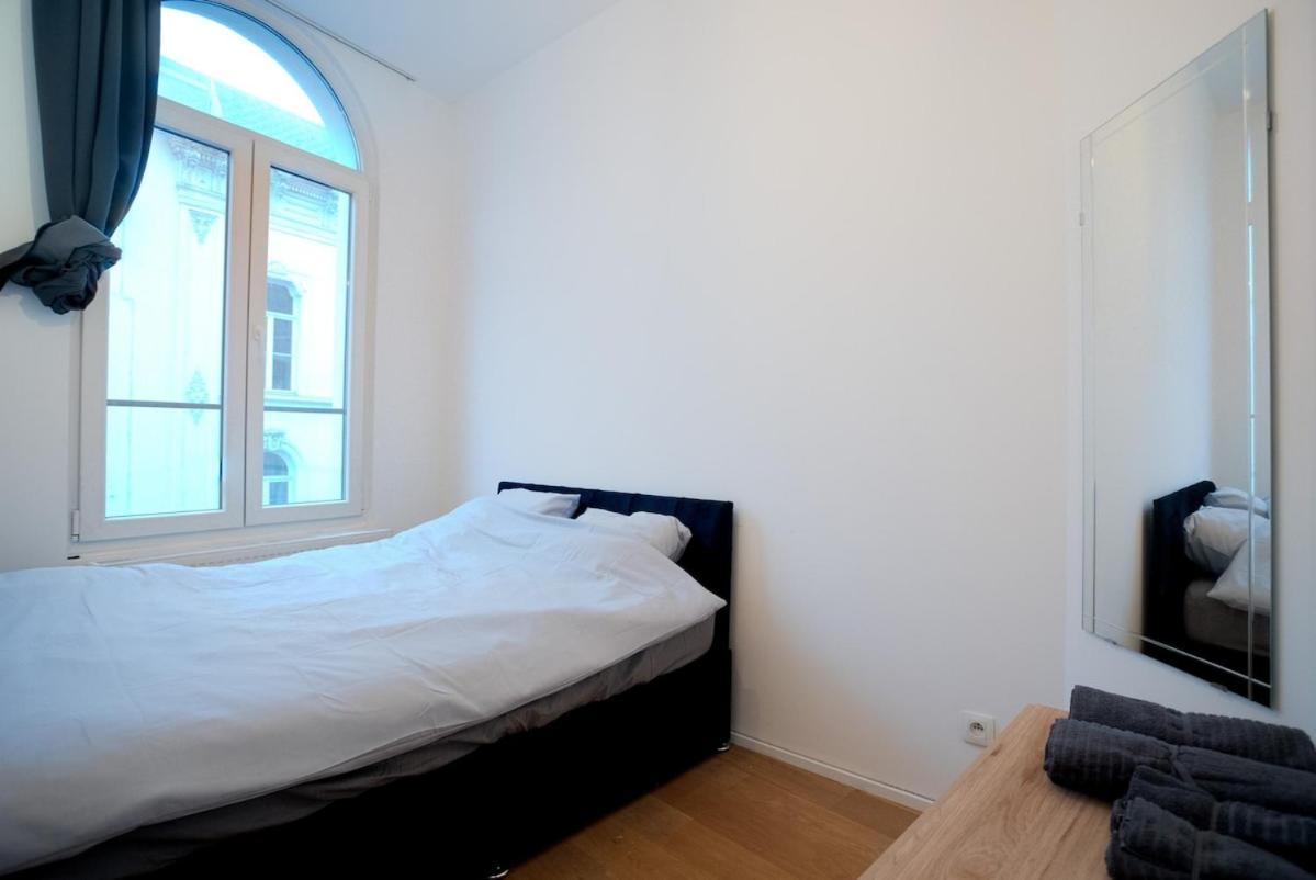 Apartment 2br Aa Location
