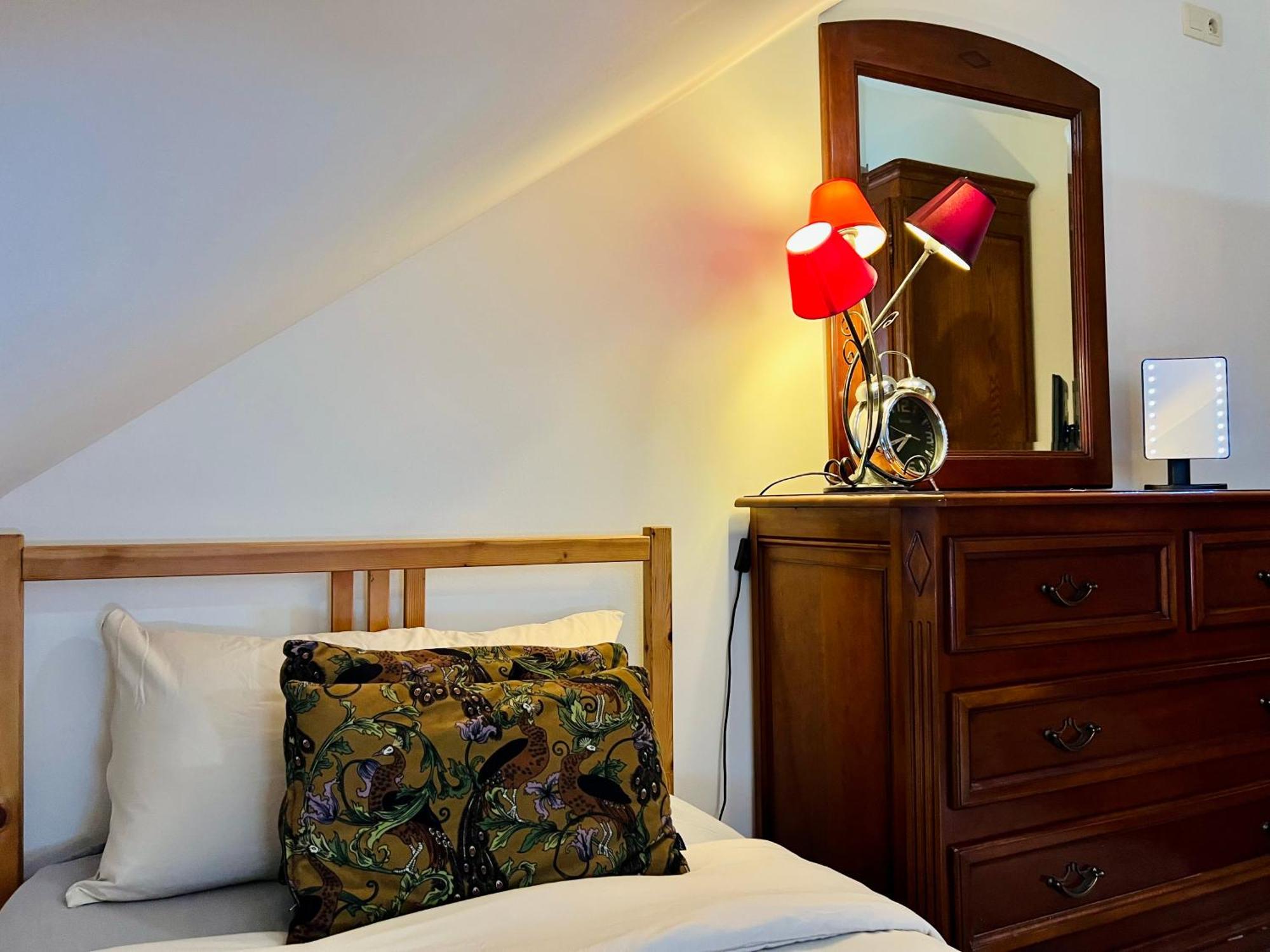 Elegant 3-bedroom Apartment *