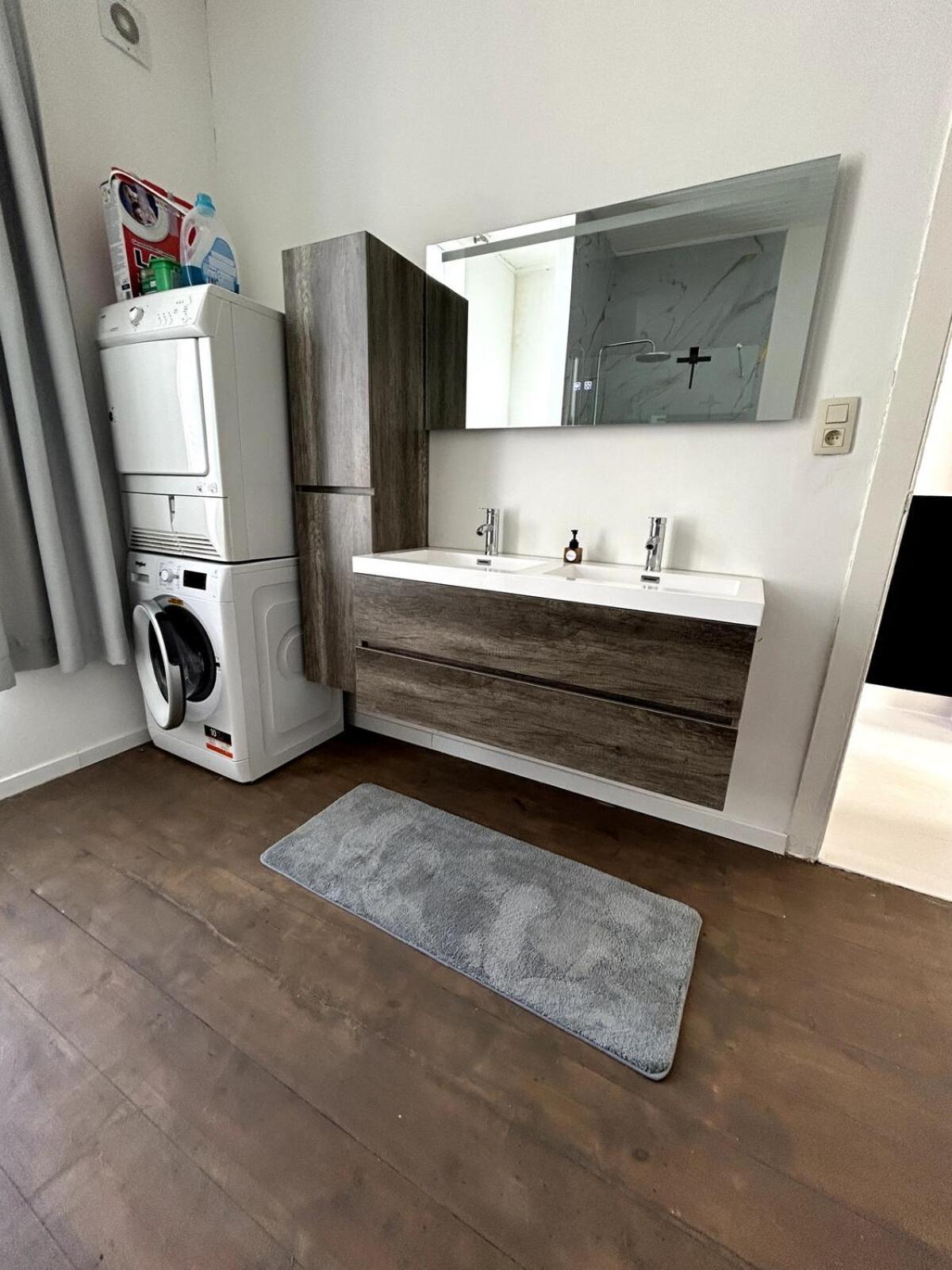 Spacious Townhouse In Antwerp