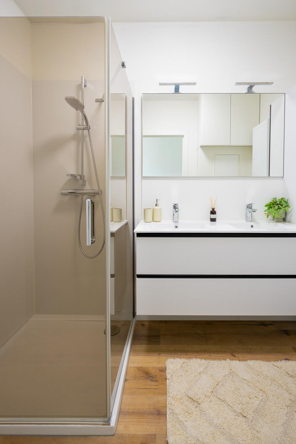 2 Bedroom 2 Min From Kmska Appartement