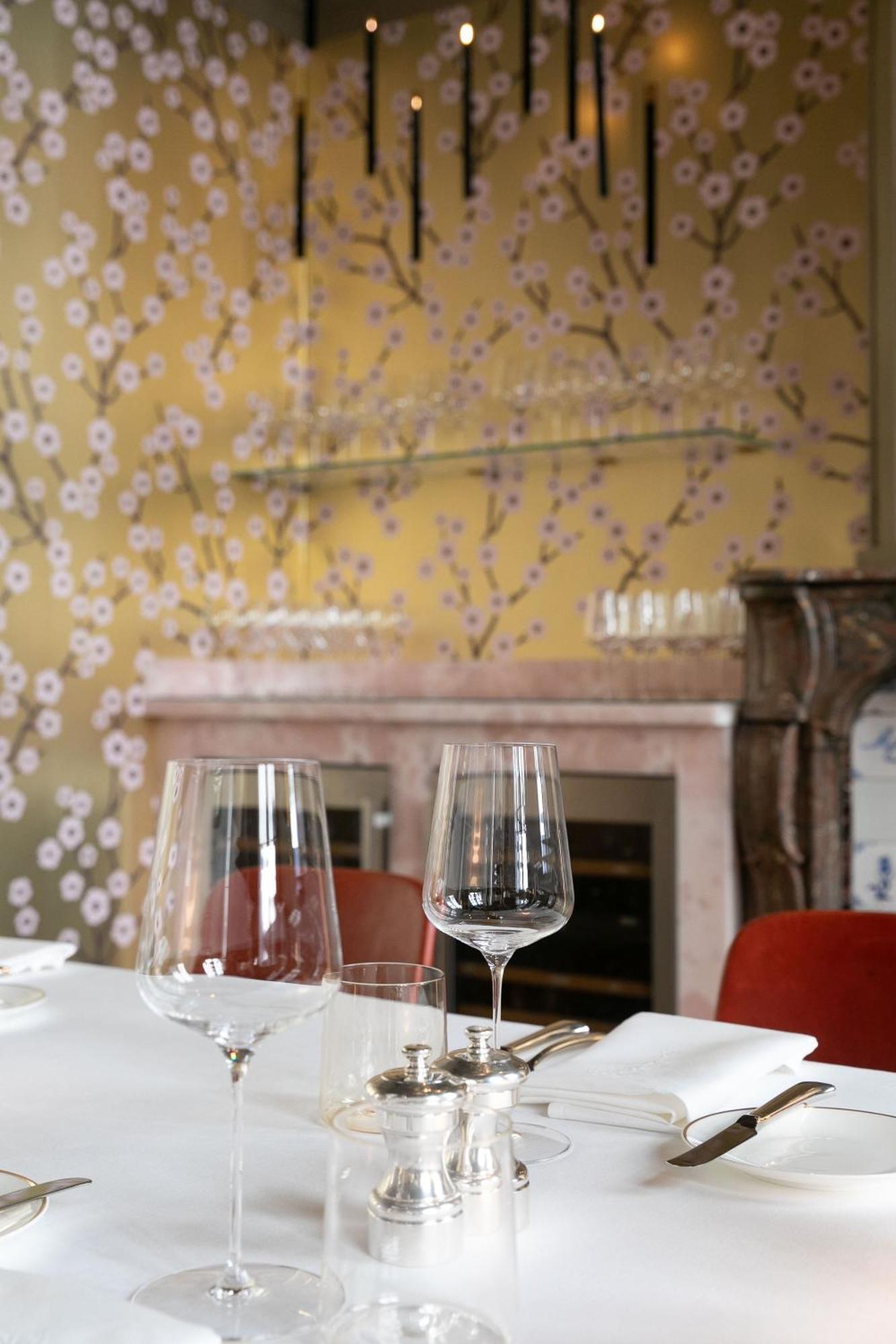 Small Luxury De Witte Lelie 4* Antwerp