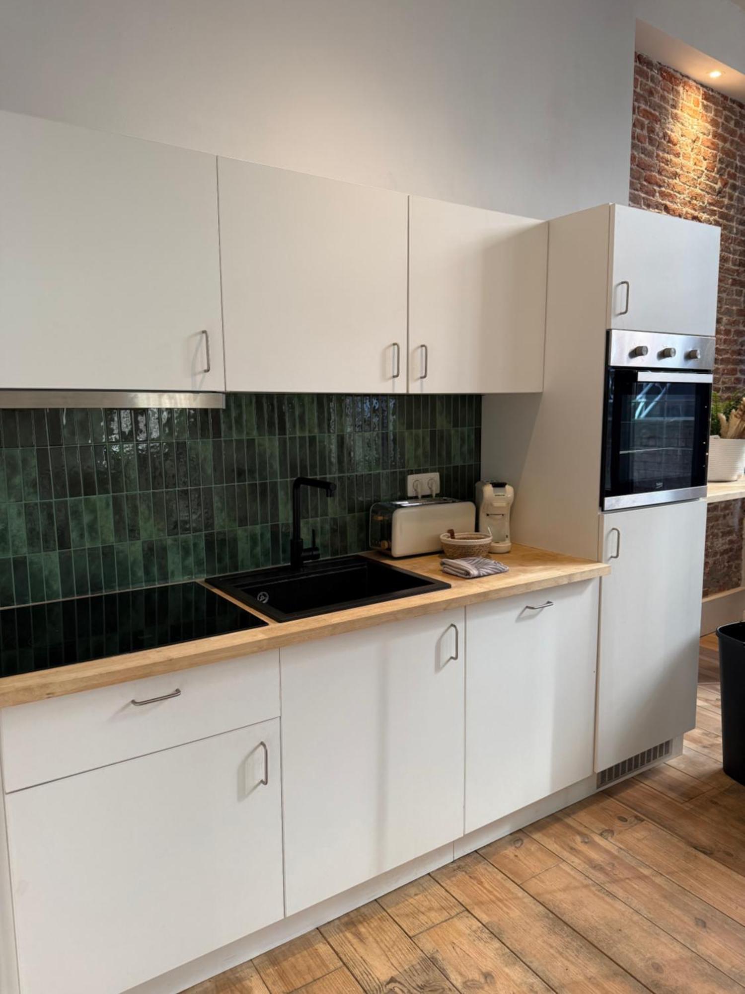 New Spacious Boutique Apartment's In The Center Of *