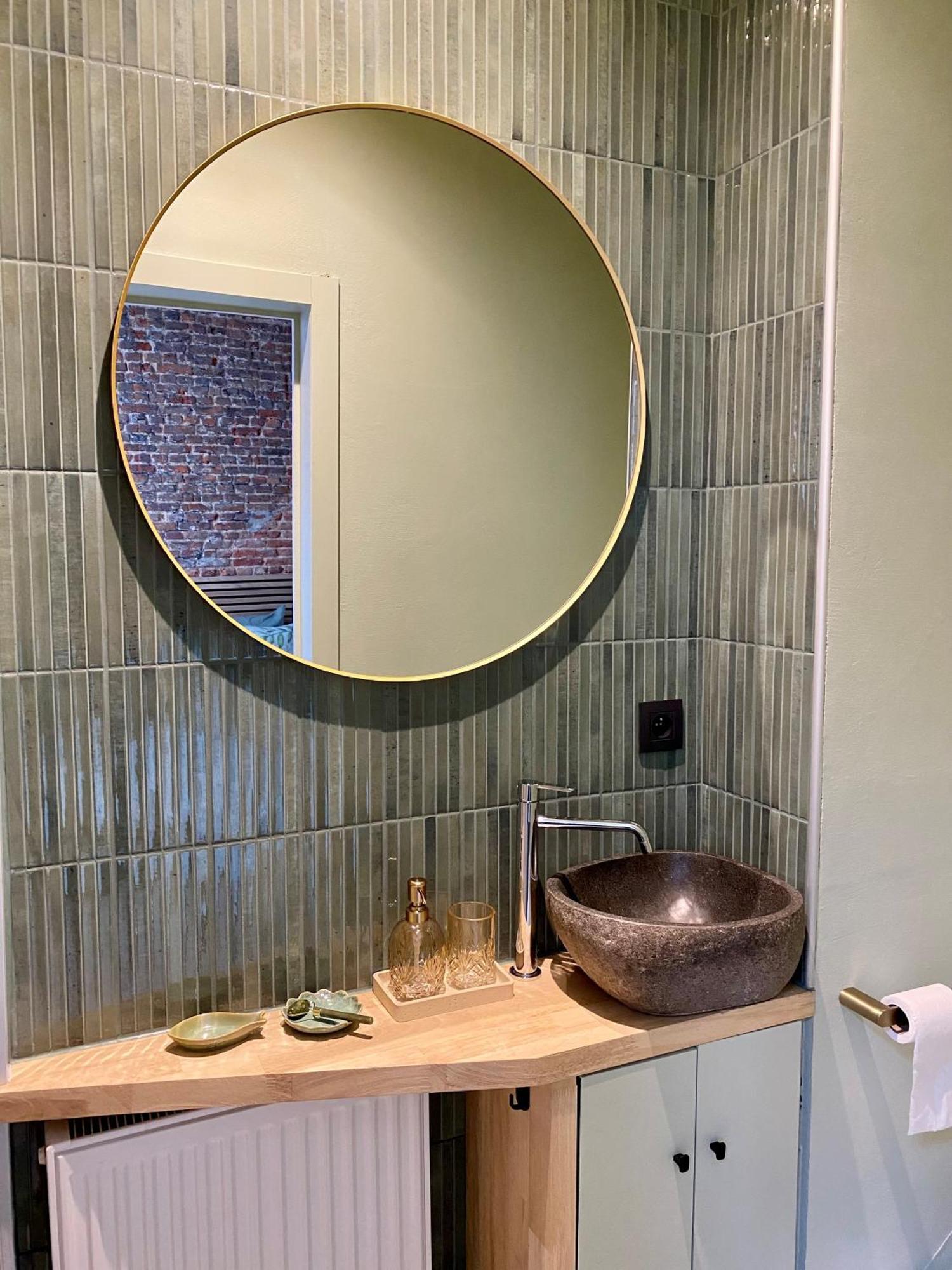 Brick 36 - Contemporary Flat With Authentic Touch *