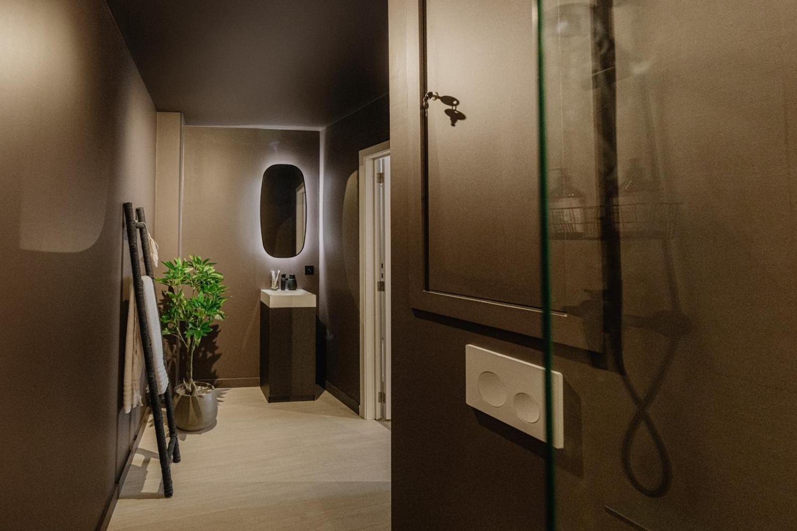 Raibu Hotel *