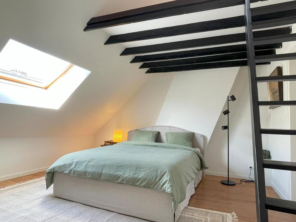 Charming Family Townhouse In *