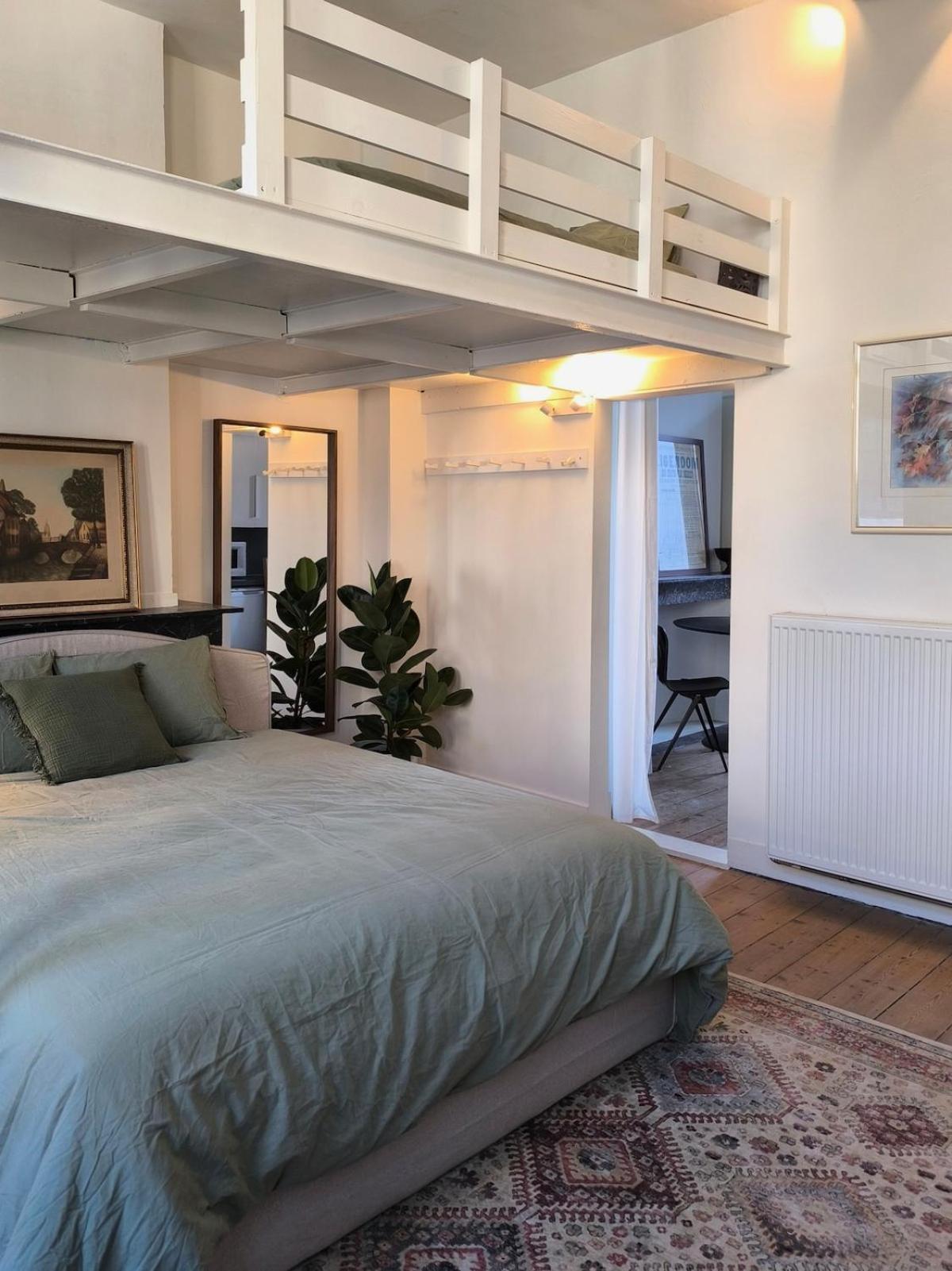 Charming Family Townhouse In Antwerp