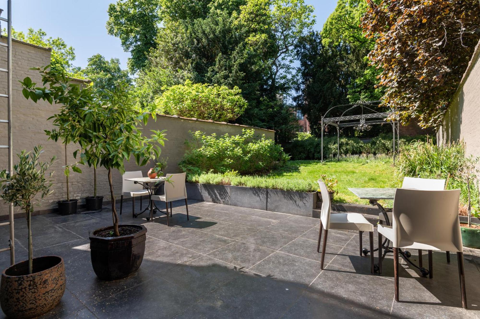 Baron Osy Terrace * Antwerpen