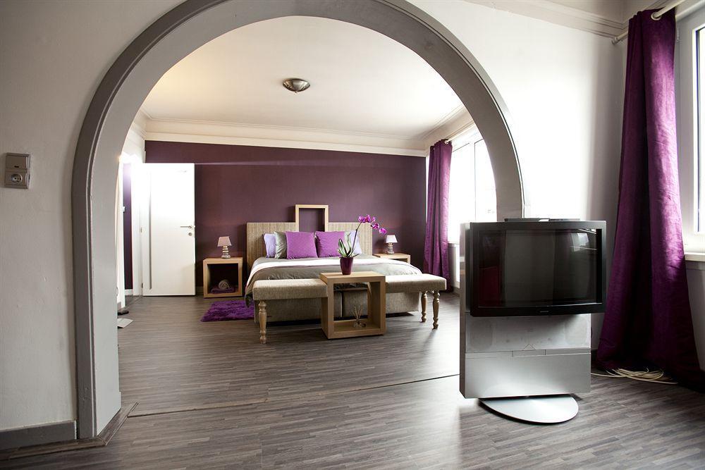 Luxe 1-2-3 Hotel
