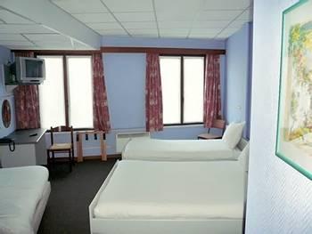 National Hotel 3*