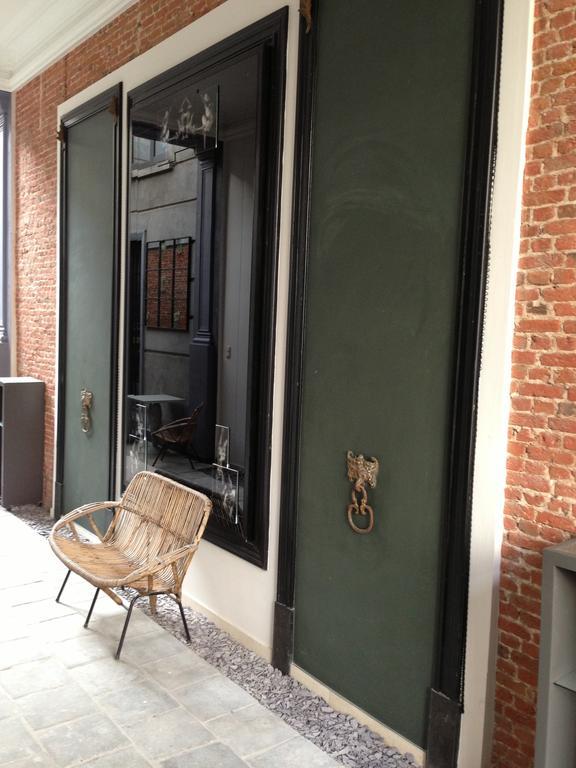 Apartment Number 22
