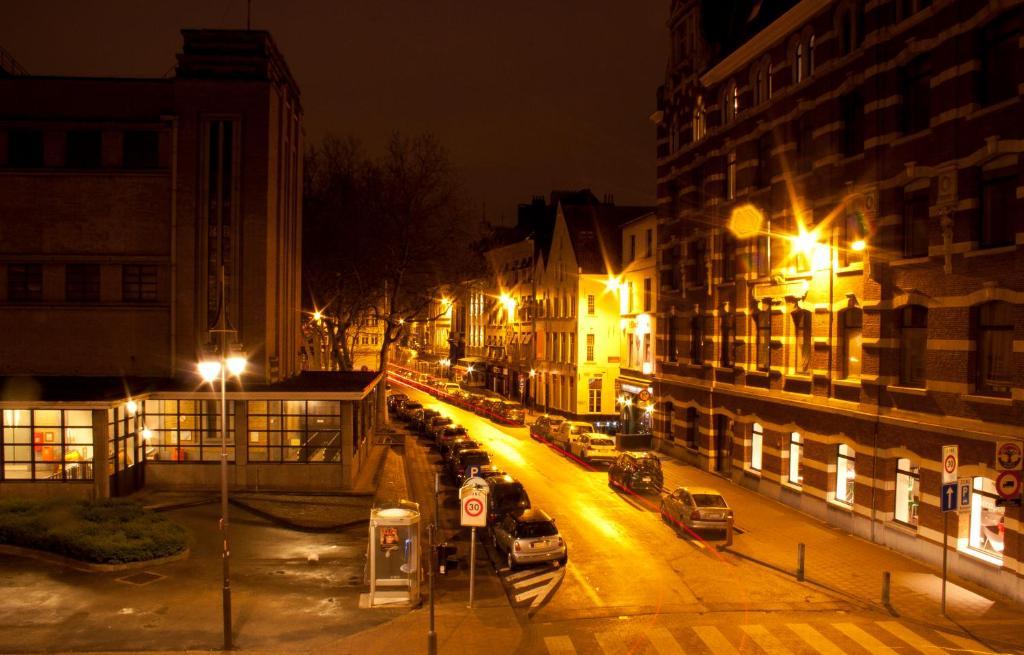 1875 2* Antwerpen