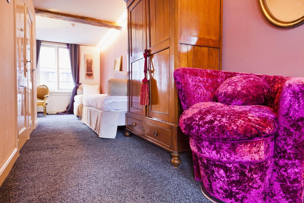 Diamonds And Pearls Hotel 2*