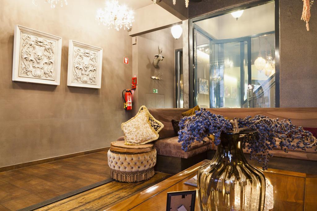 Diamonds And Pearls Hotel Antwerp