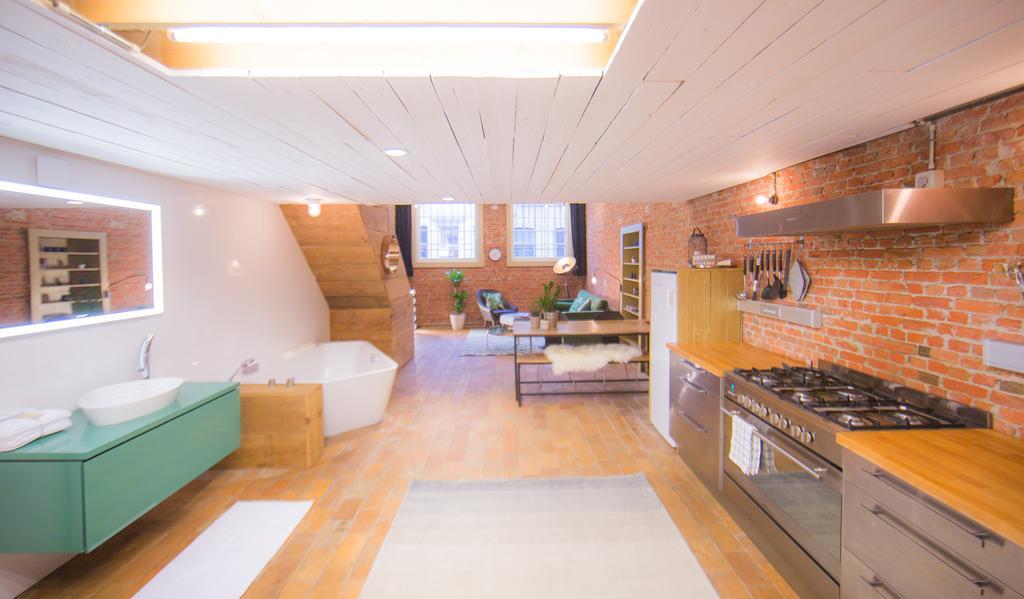 Loft Apartment *
