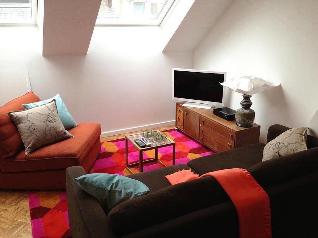 Apartment Number 22 *