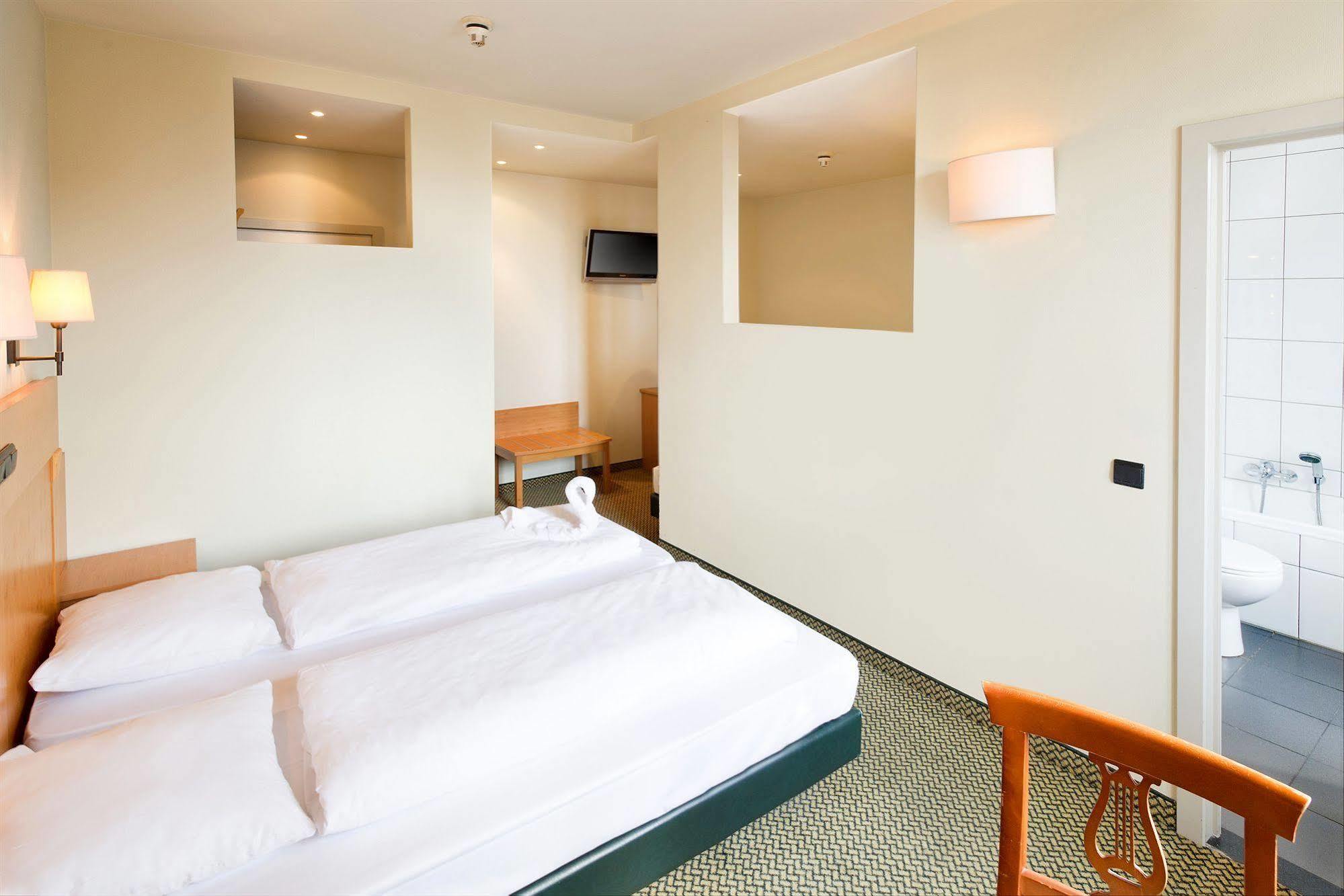 Hotel A&o 2*