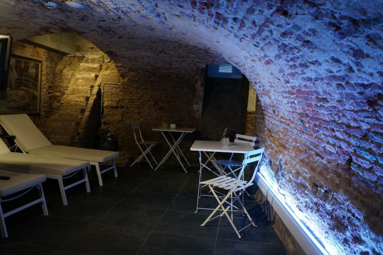 Bed & Breakfast Charming Jan Zonder Vrees Antwerp