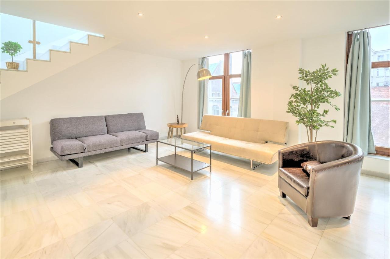 Marble In The Center Of Apartment