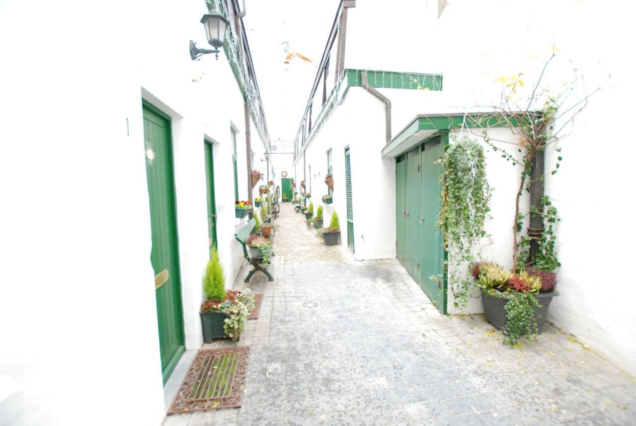 The 16th Century Horse Alley Apartment