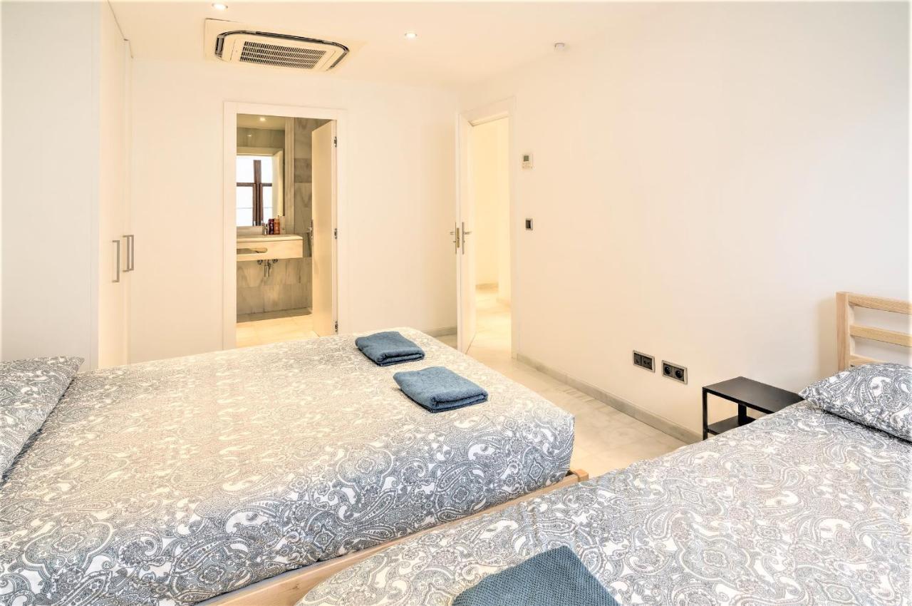 Marble In The Center Of Apartment *