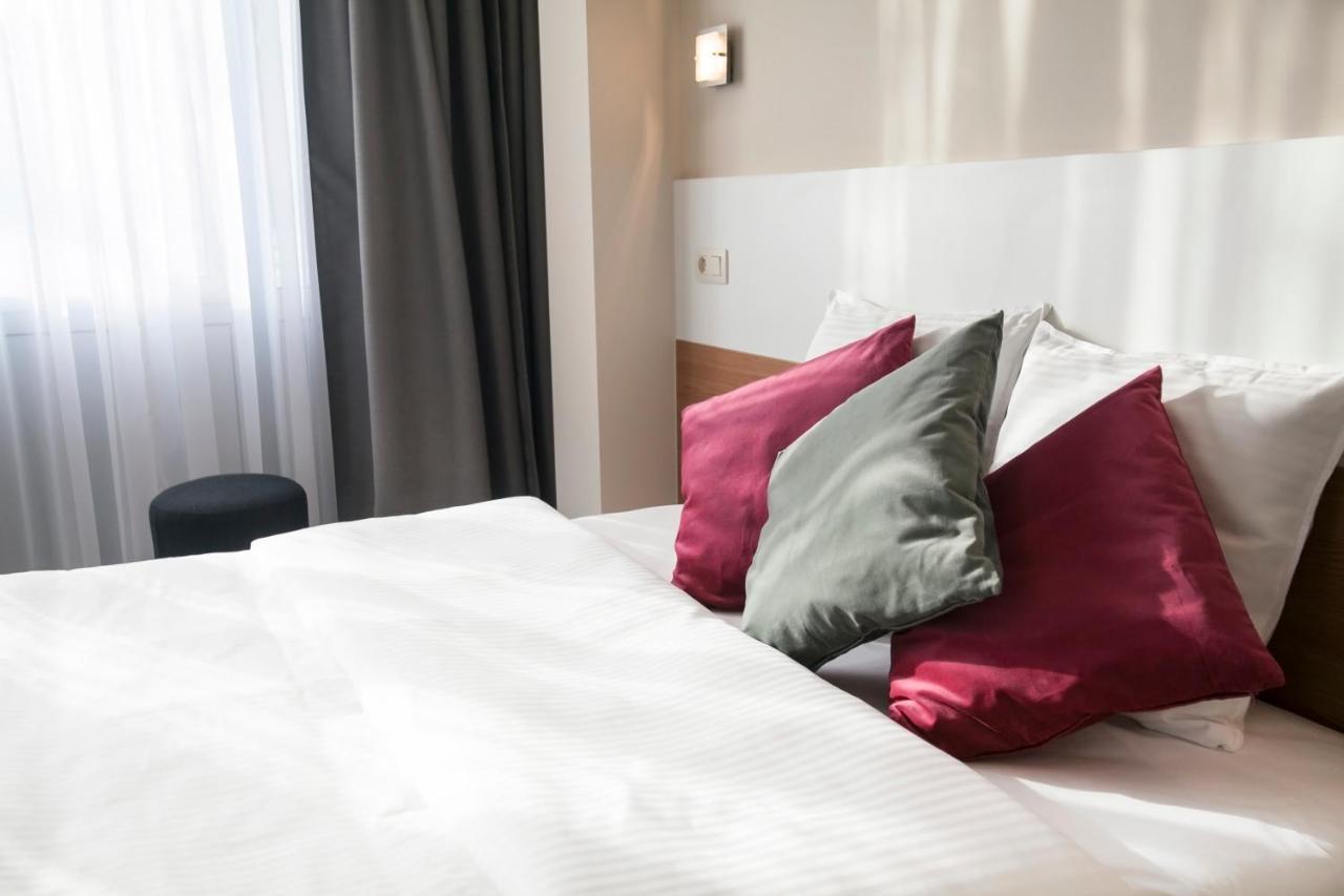 Hotel Antwerp Inn Hotel 3*