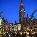 Antwerp Old Town Triplex Apartment