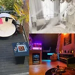 Loco Paradiso - Two Kingsize Beds, Outdoor Terrace, Dj Booth, Bar, Cinema, Bathtub, Kitchen, Airco